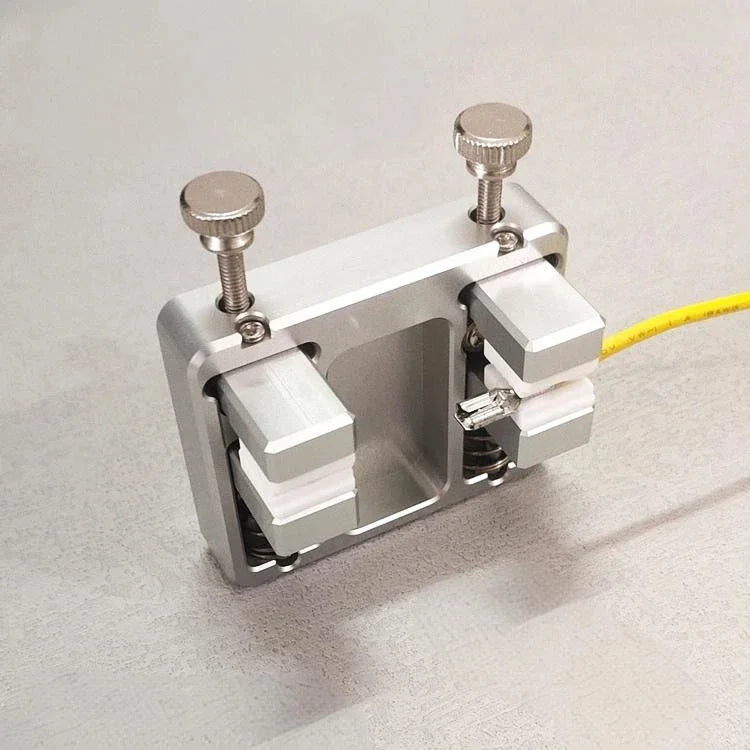 Heavy-duty aluminum soldering clamp with temperature-resistant jaw for circuit board mounting