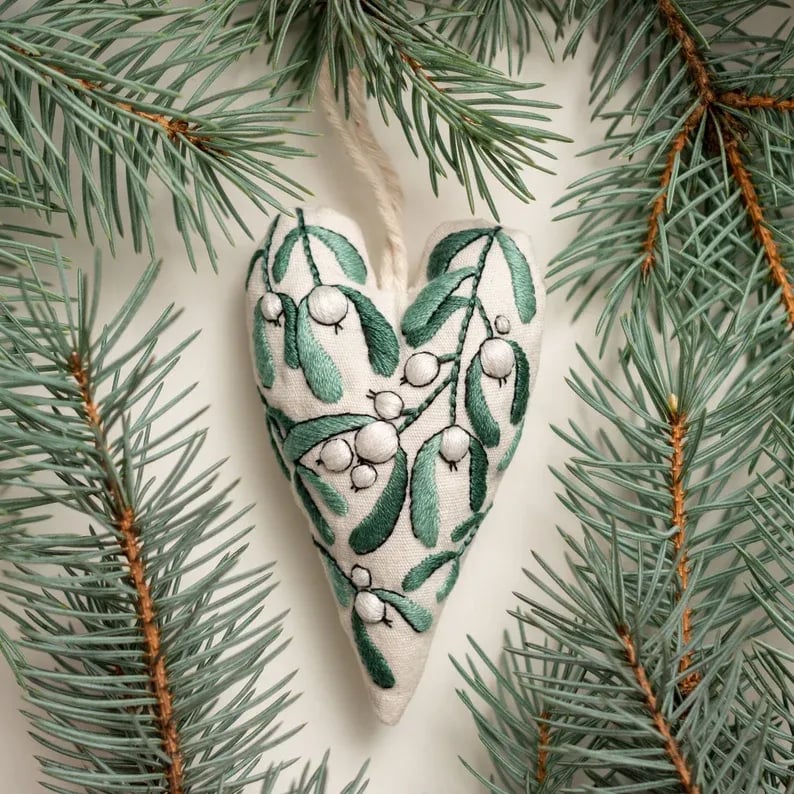 StitchHeart – DIY Embroidered Ornament Kit