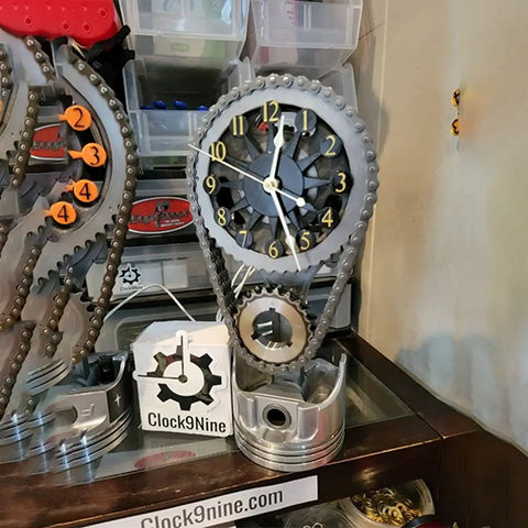 TimeTrack – Rotating Chain Clock
