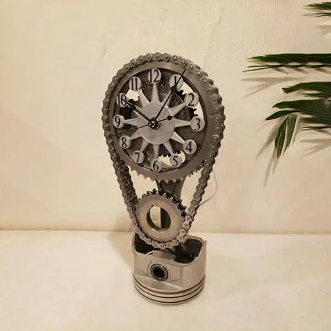 TimeTrack – Rotating Chain Clock