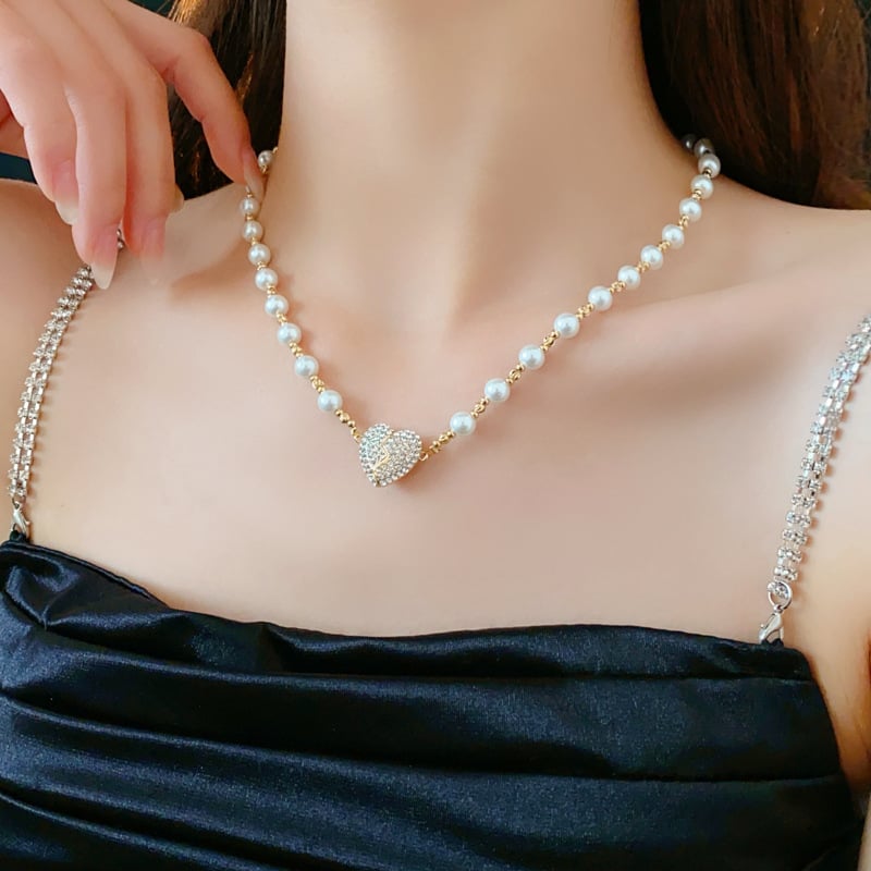 EternaPearl – Magnetic Heart Necklace