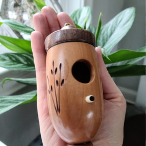 HummiNest – Wooden Hanging Hummingbird Feeder