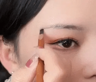 NaturalEdge - Long-Lasting Brow Pencil