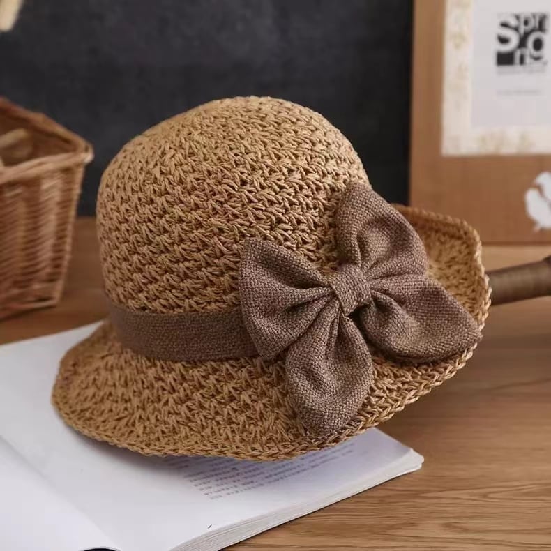 SunFlair – Elegant Ruffled Straw Hat