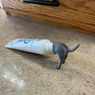 Pooping Puppy Toothpaste Topper marnetic