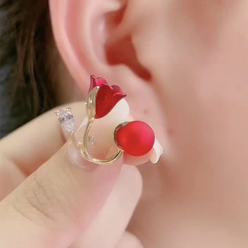 🌷$9.99🌷 - Stylish red tulip flower earrings