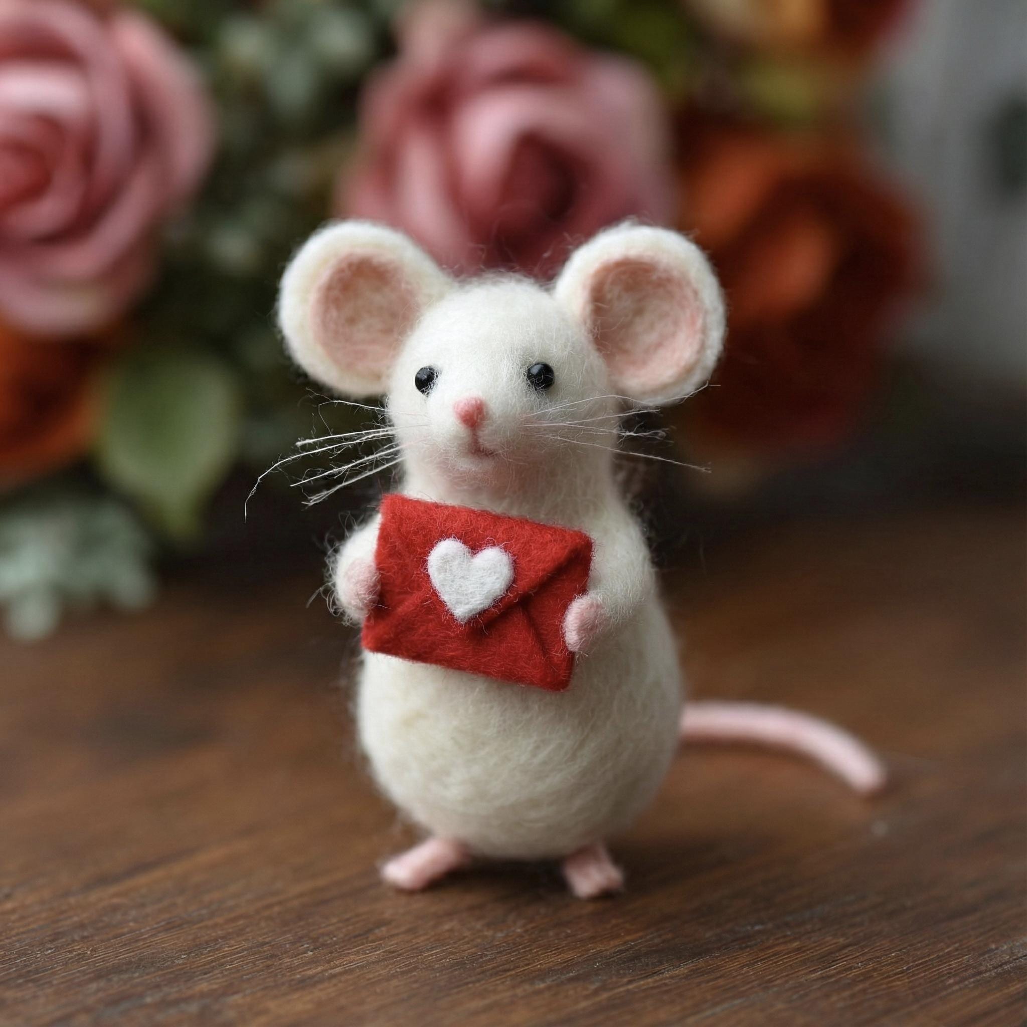 LoveMouse – Needle Felted Valentine’s Gift