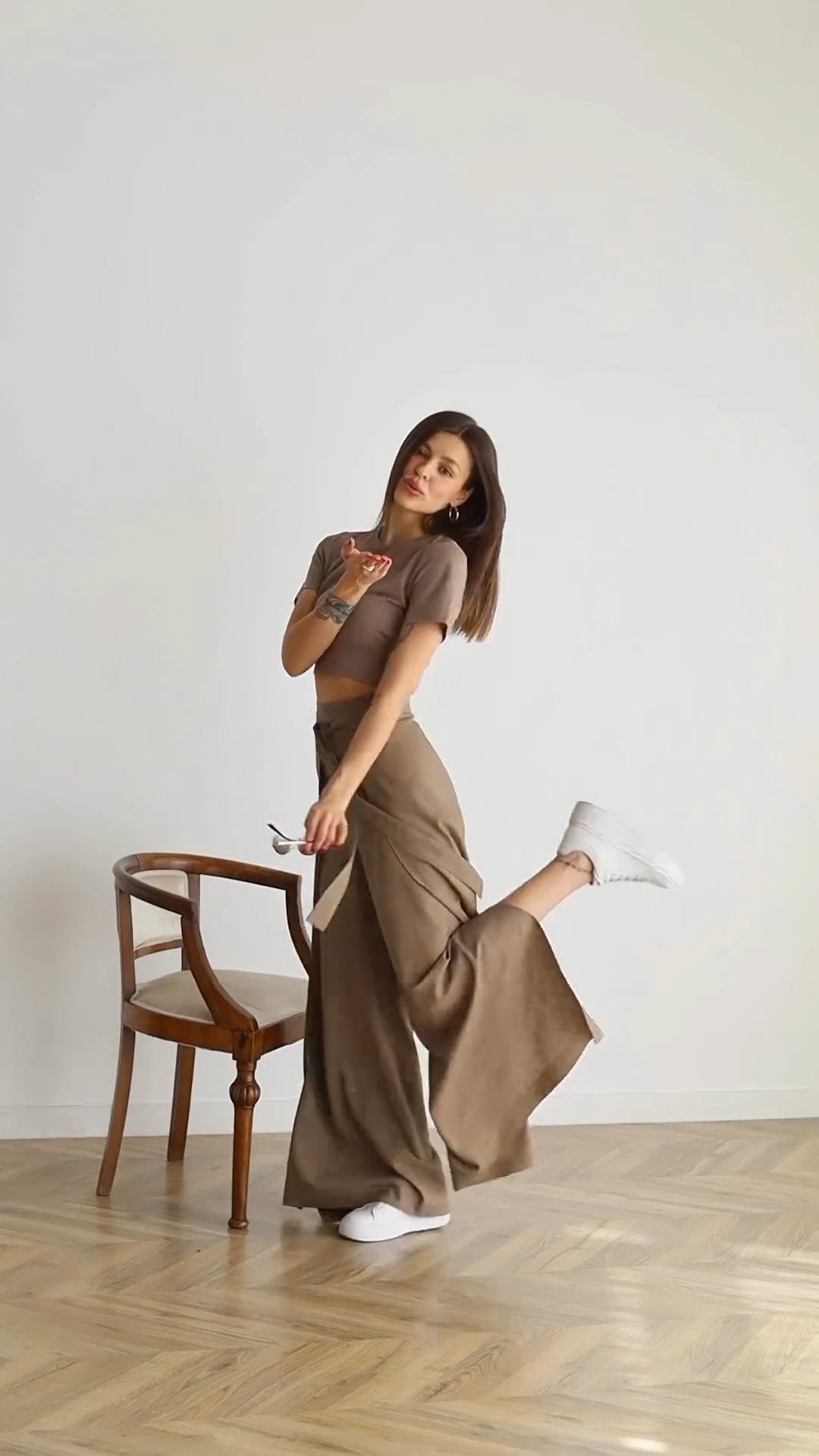 StrapLuxe – Women’s Solid Color Strappy Trousers