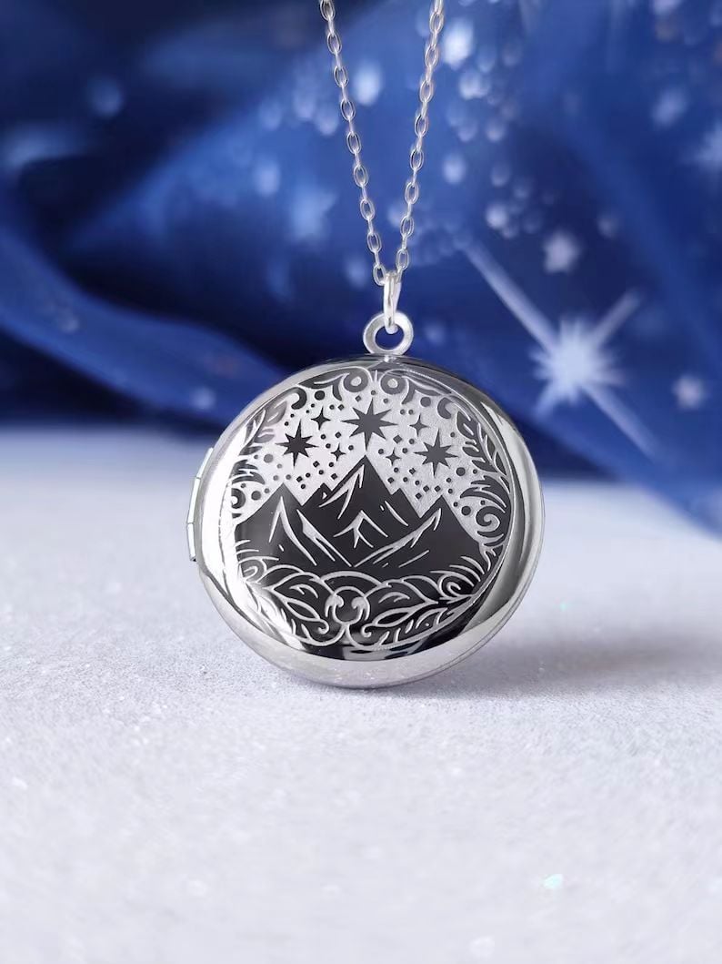 AuroraVelaris – 2024 Holiday Treasure Calendar