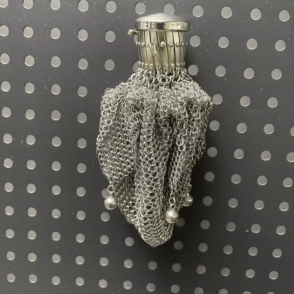 RegalWeave – Vintage Chainmail Coin Purse