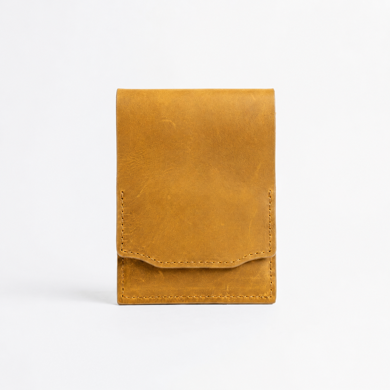 HeritageCraft – Vintage Full-Grain Leather Snap Wallet