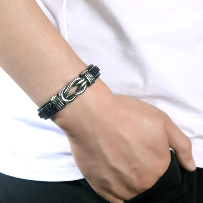 EternalBond - Elegant Leather Bracelet