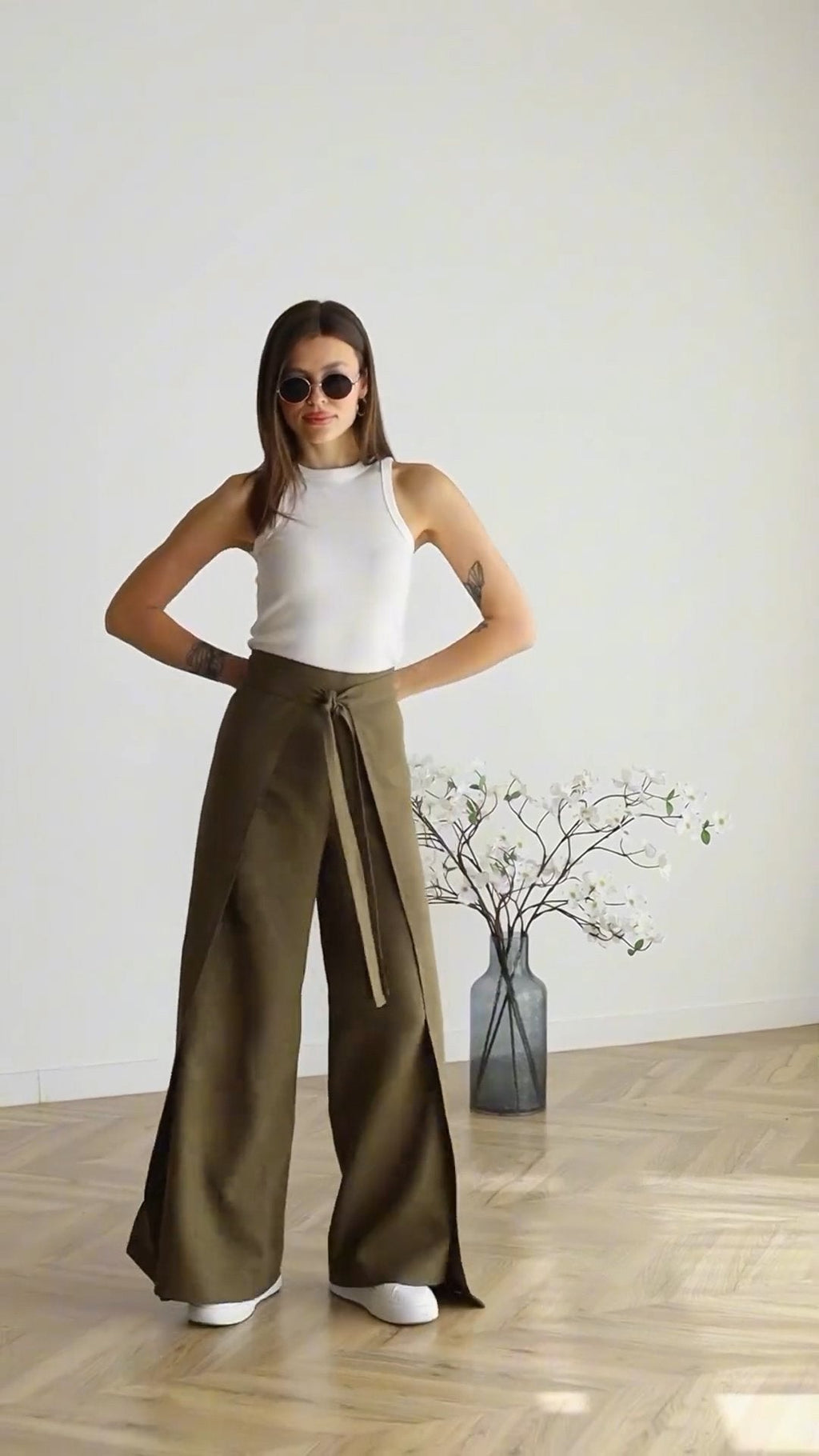 StrapLuxe – Women’s Solid Color Strappy Trousers