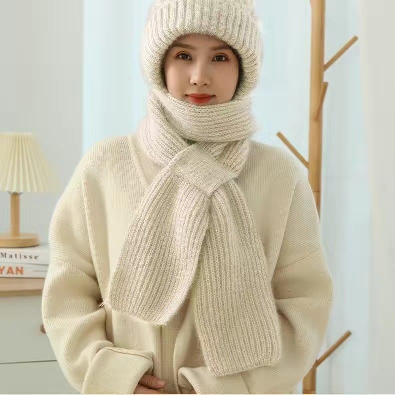 LunaWrap - Elegant Knitted Hooded Scarf