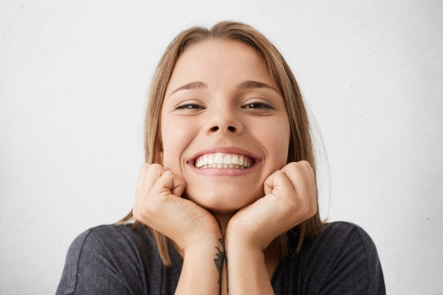 AuraSmile – Adjustable Clear Whitening Braces