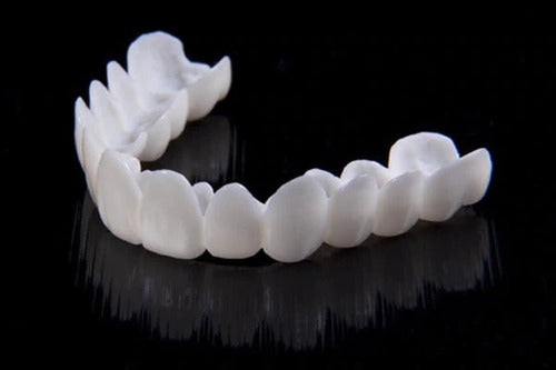 AuraSmile – Adjustable Clear Whitening Braces