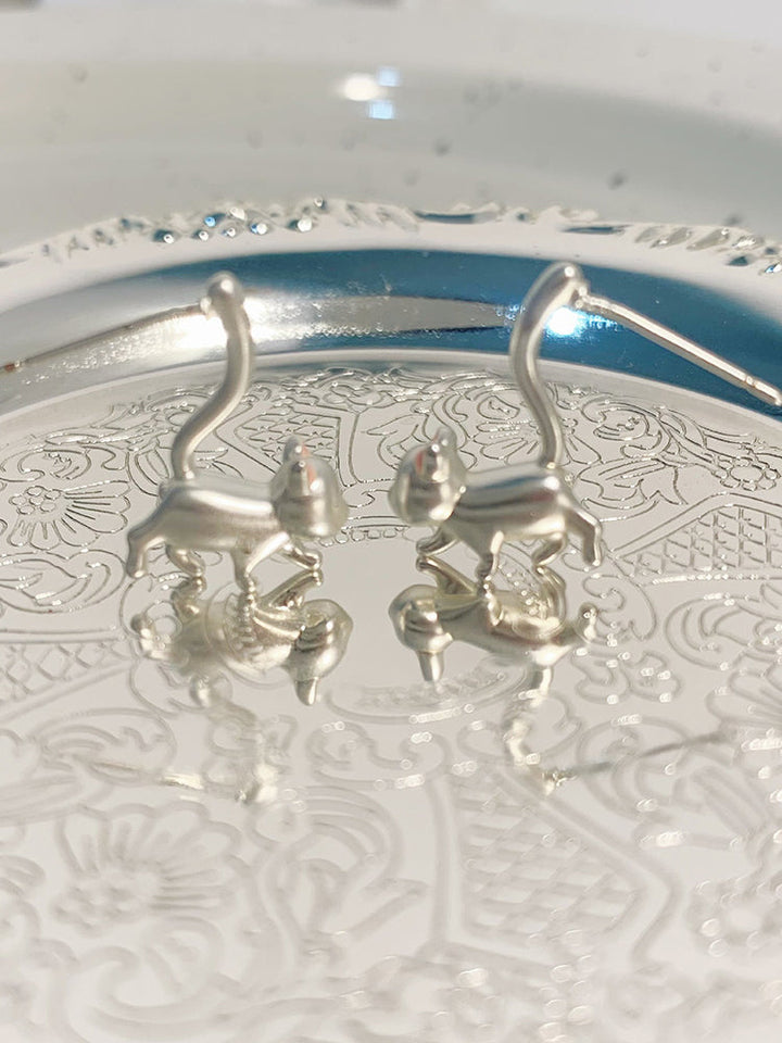MeowMuse – Vintage Cute Cat Design Earrings