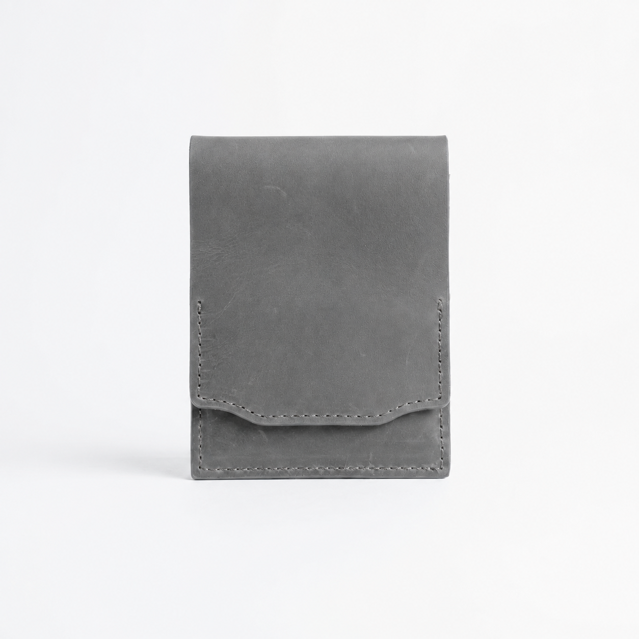 HeritageCraft – Vintage Full-Grain Leather Snap Wallet