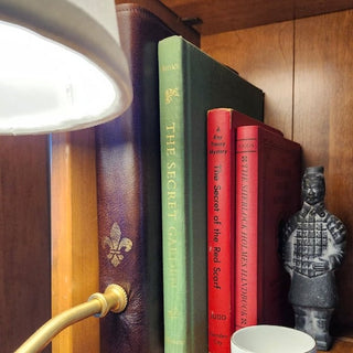 LitAura - Timeless Literary Lighting