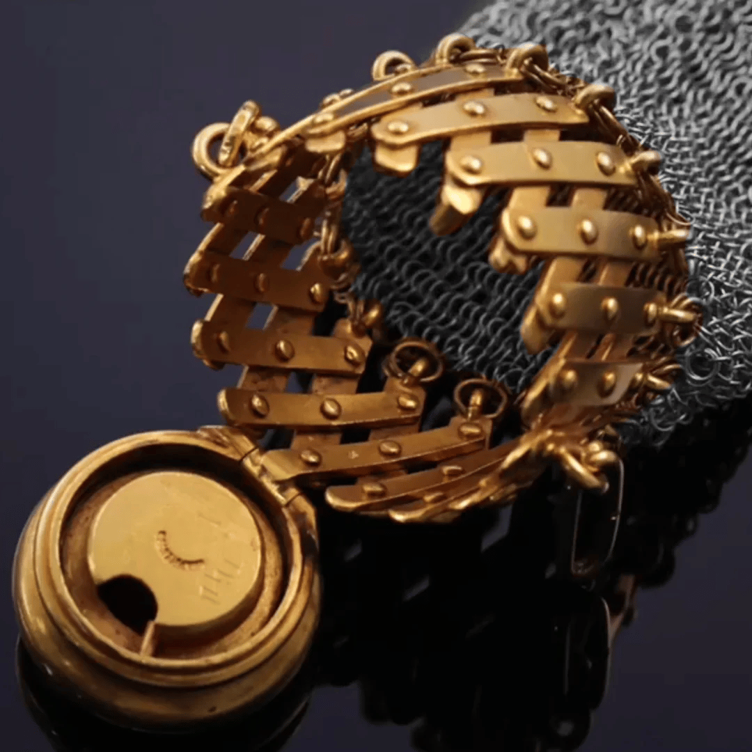 RegalWeave – Vintage Chainmail Coin Purse