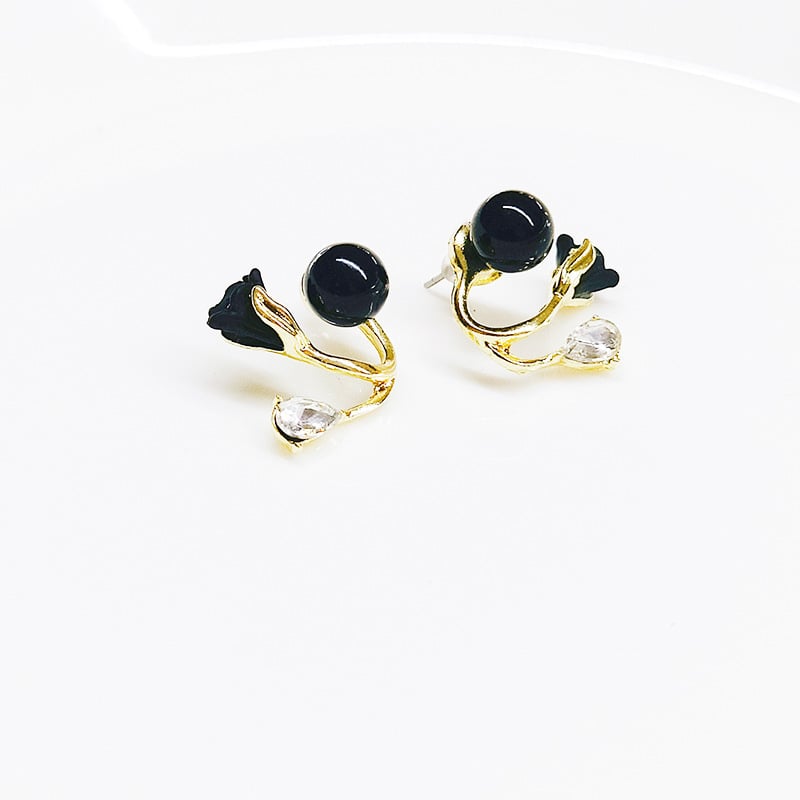 🌷$9.99🌷 - Stylish red tulip flower earrings
