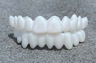 AuraSmile – Adjustable Clear Whitening Braces