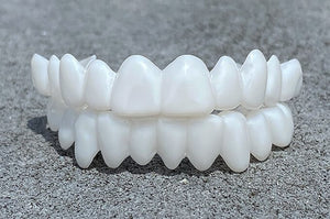 AuraSmile – Adjustable Clear Whitening Braces