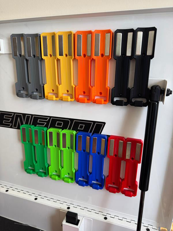 AeroGrip – Magnetic Spray Can Holder Set