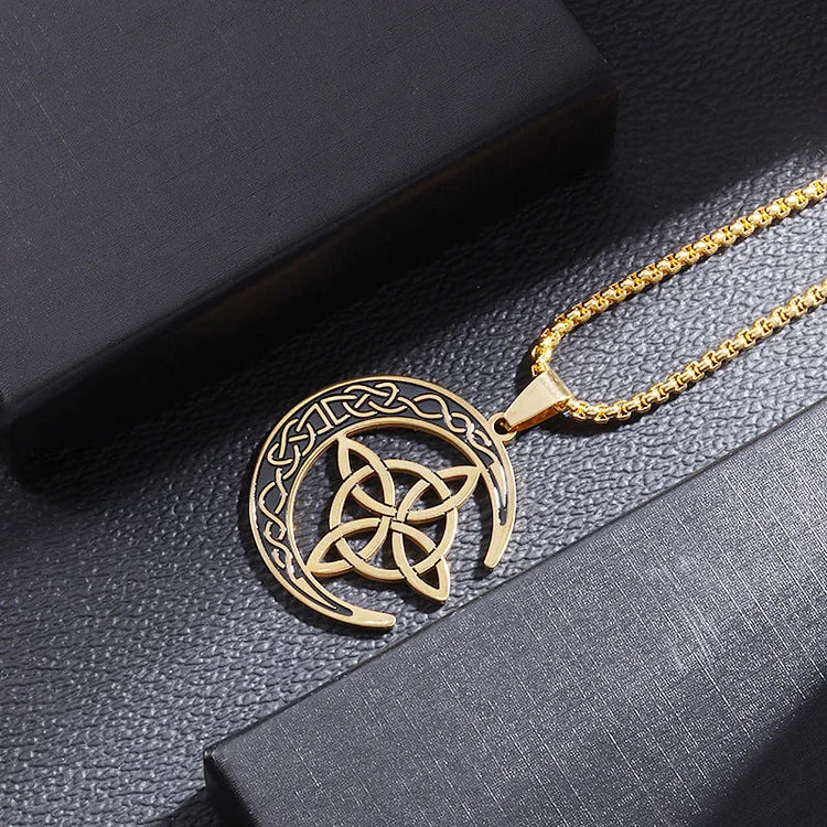 LunaCelt – Celtic Moon Pendant Necklace