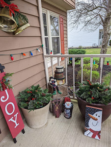 EverGleam – PreLit Weatherproof Christmas Tree Urn Filler