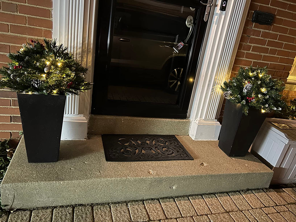 EverGleam – PreLit Weatherproof Christmas Tree Urn Filler