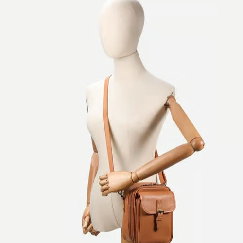 LuxeLoom – Classic Leather Crossbody Bag