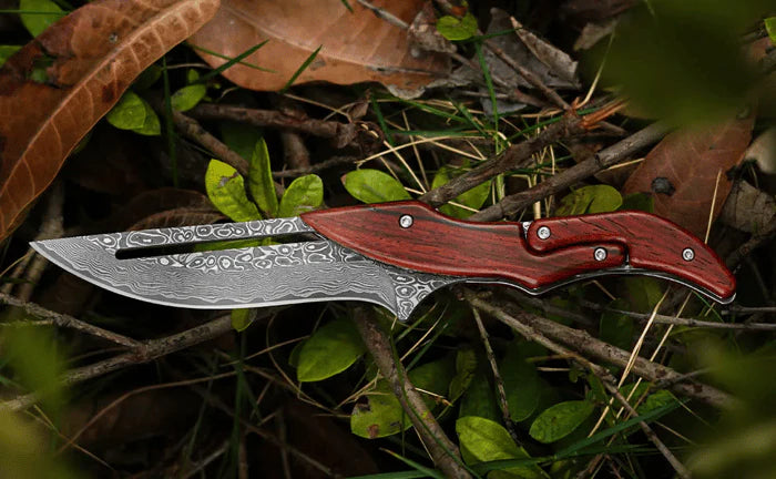 BladeCraft – Hand Forged Damascus Steel Folding Knife