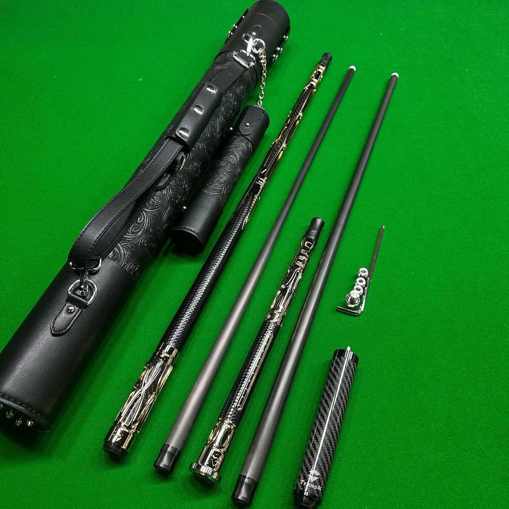 StrikeCore – Carbon Fiber Pool Cue Set