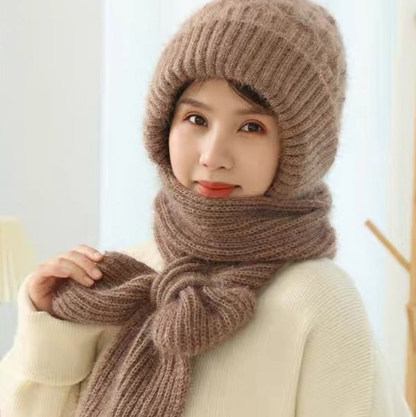 LunaWrap - Elegant Knitted Hooded Scarf