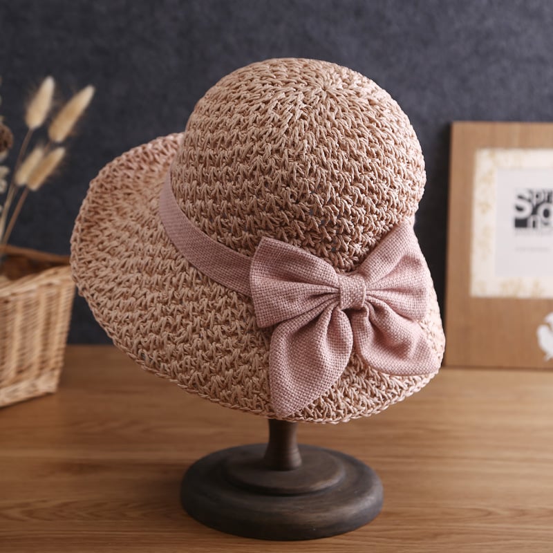 SunFlair – Elegant Ruffled Straw Hat
