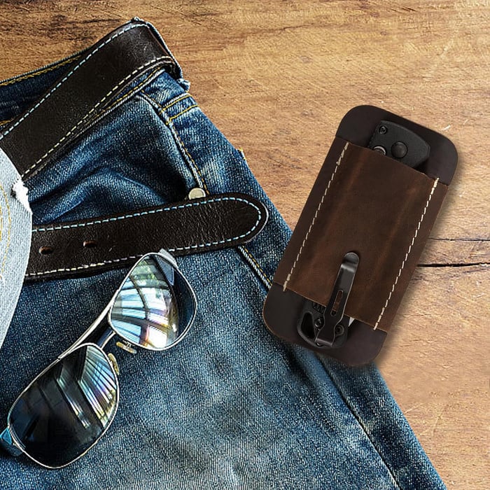 BladeHaven – Retro Leather Belt Scabbard