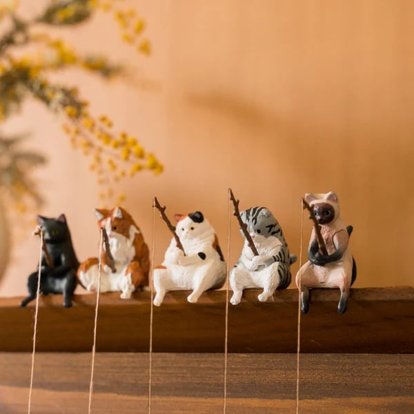 FelineFriends – Mini Cat Desk Figurines Set