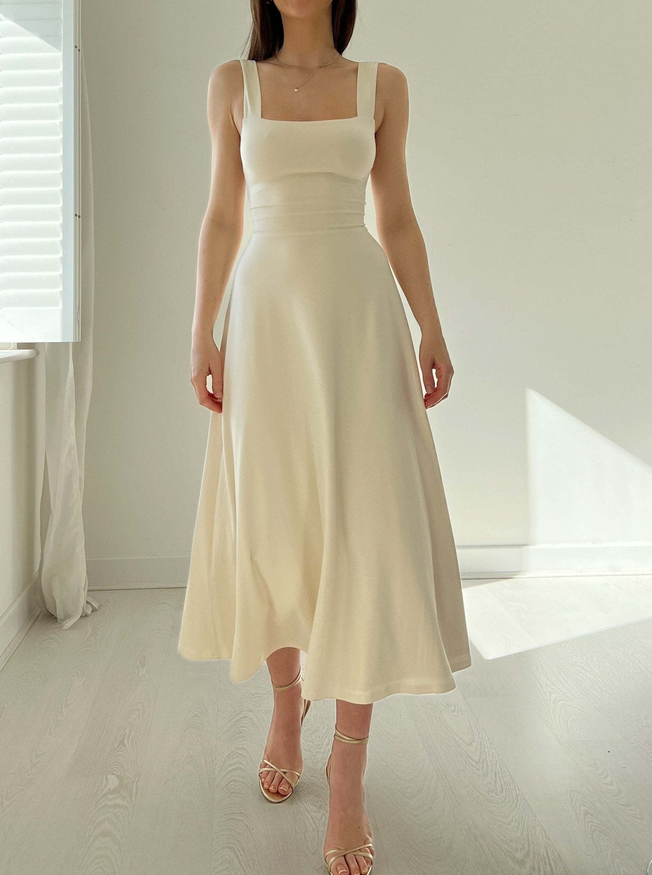 Fiora - Flattering High Waist Dress