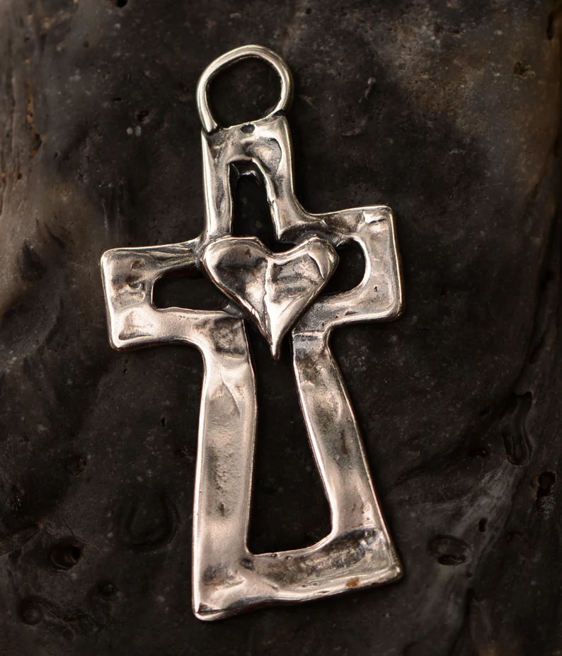 ✝️100% Handmade Silver Cross Healing Heart(𝐂𝐡𝐚𝐝 𝐒𝐦𝐢𝐭𝐡 𝐇𝐚𝐧𝐝𝐦𝐚𝐝𝐞®) - BUY 5 GET EXTRA 20% OFF