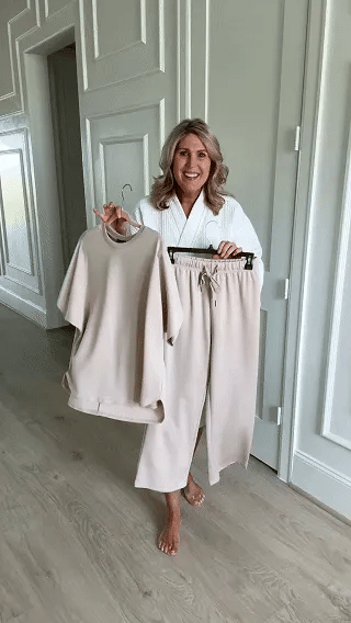 SunnyDrape - Comfortable Two-Piece Look