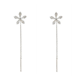 LuxeGleam – Sparkling Diamond Flower Earrings