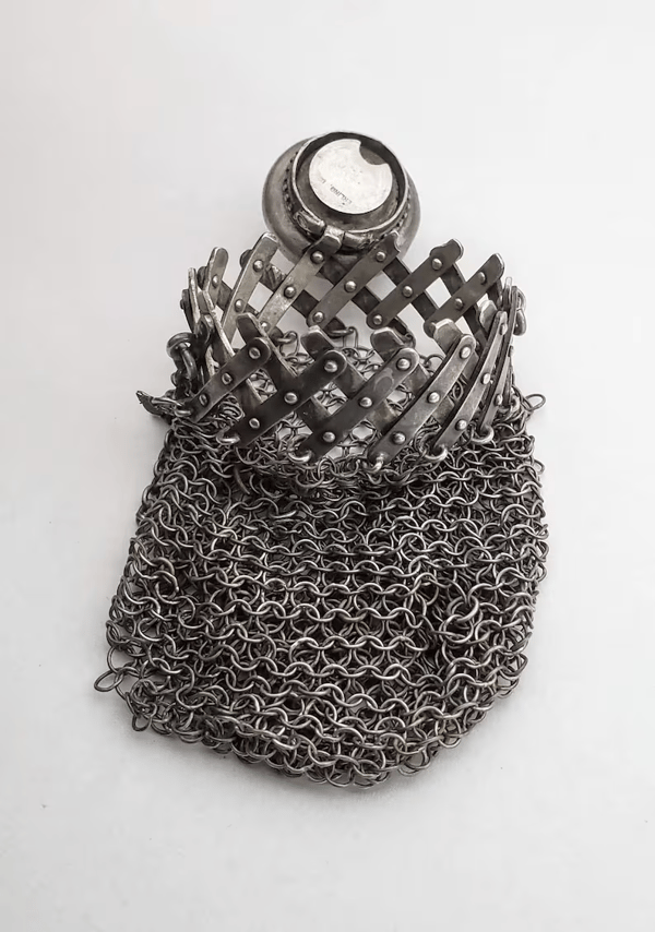 RegalWeave – Vintage Chainmail Coin Purse