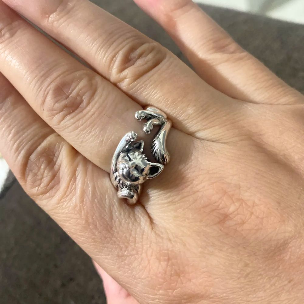 MeowMuse – Stylish Cat Design Ring