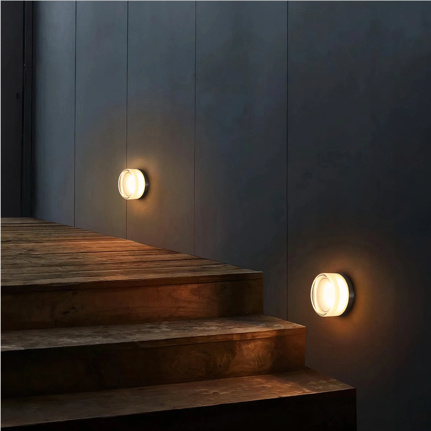 LumaGlow – Dimmable Wall Lamp