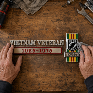 🇺🇸 Vietnam Veteran 1955–1975 Memorial Car Emblem Metal Badge