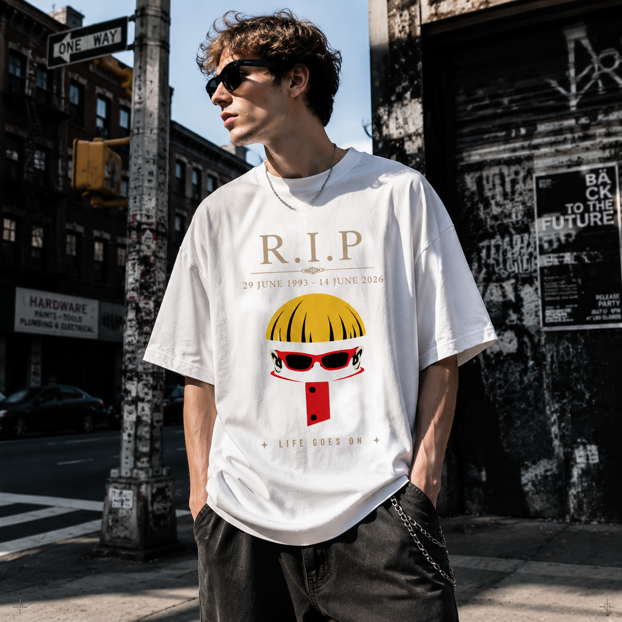 StreetVibe – Life Goes On Graphic Tee