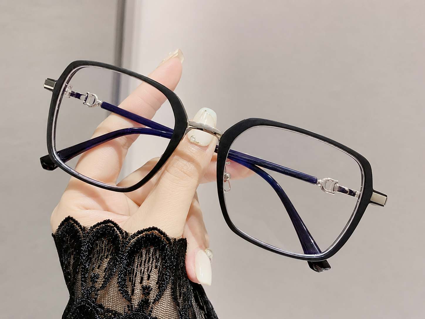 FocusPro – HD Auto-Adjust Reading Glasses