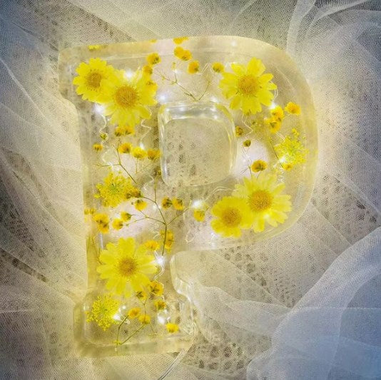 PetalAura – Dreamy Handmade Flower Lamp