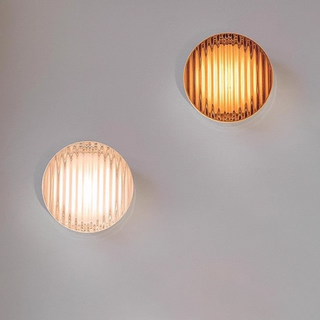 LumaGlow – Dimmable Wall Lamp
